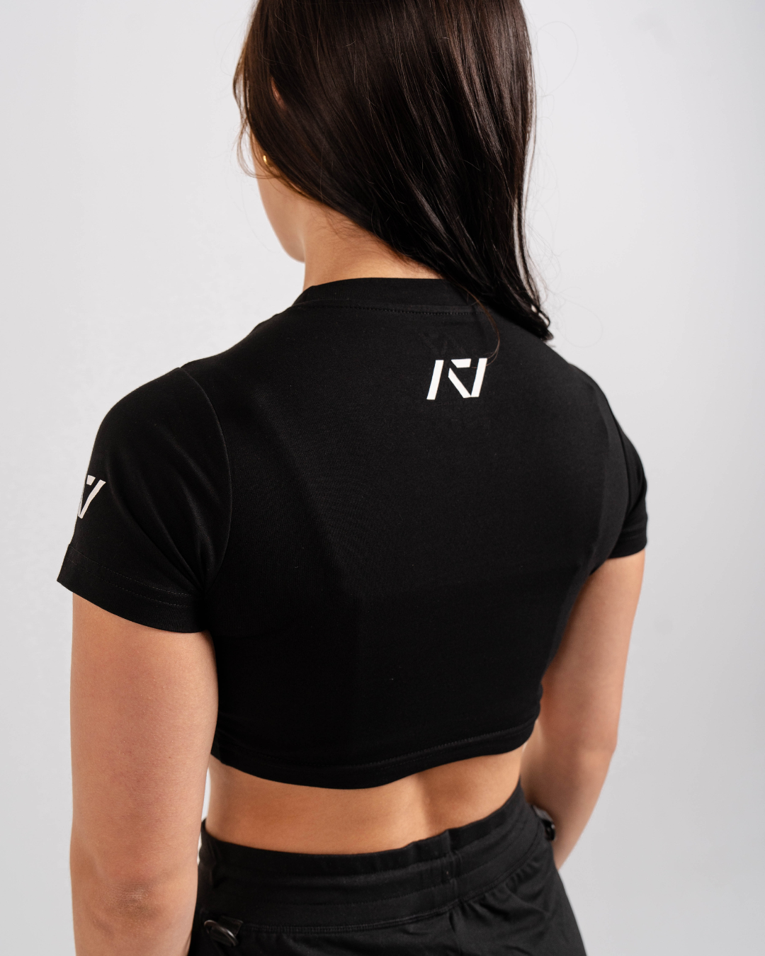 Demand Greatness True-Fit Women's Meet Crop - Domino