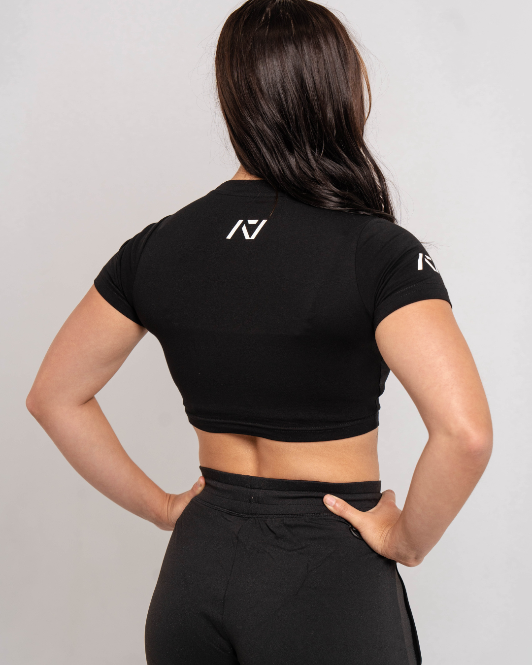Demand Greatness True-Fit Women's Meet Crop - Domino